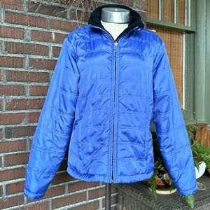 LL Bean periwinkle blue primaloft quilted jacket w/ black fleece lining. Size L